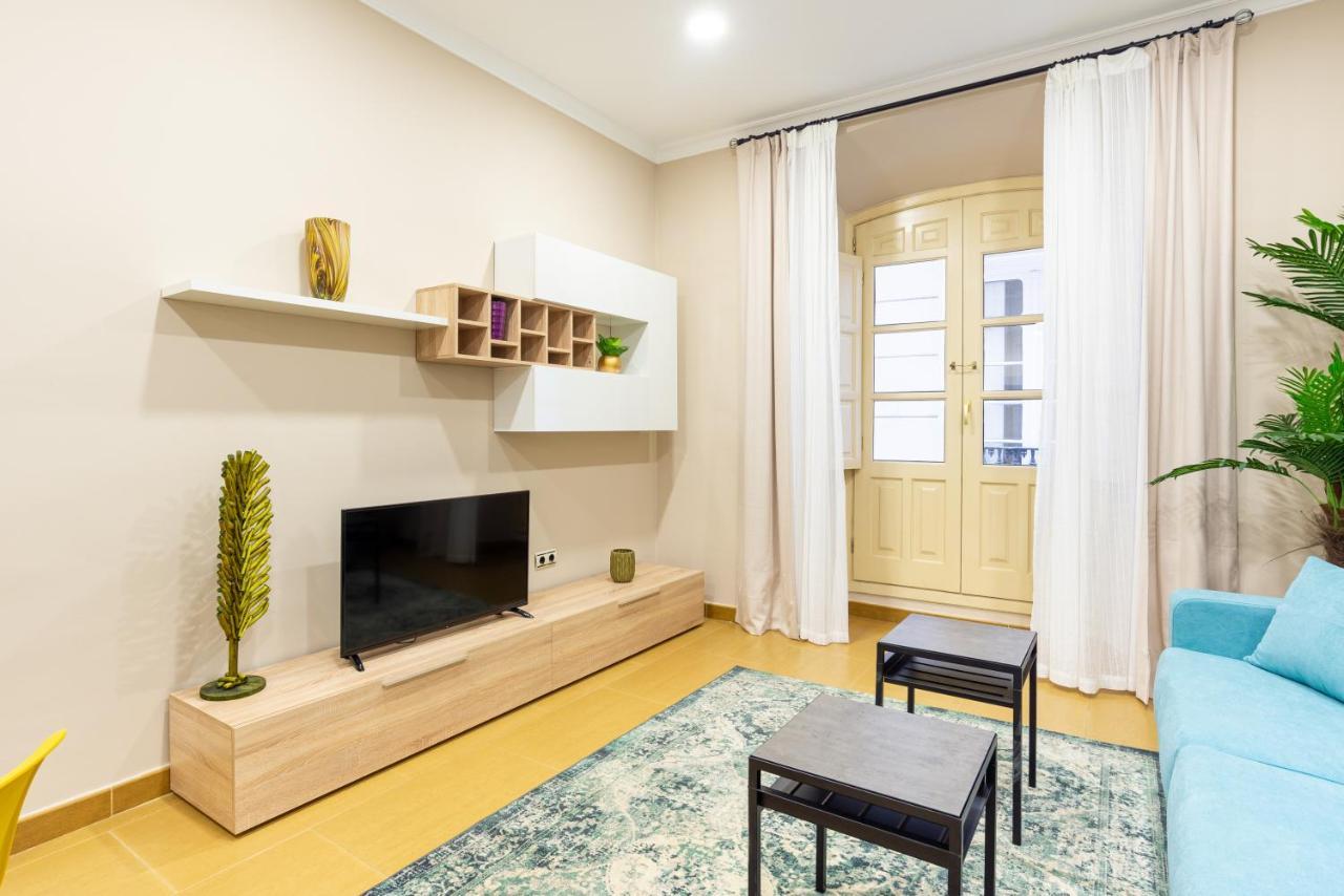Dobo Malaga Puerto Apartment Luaran gambar